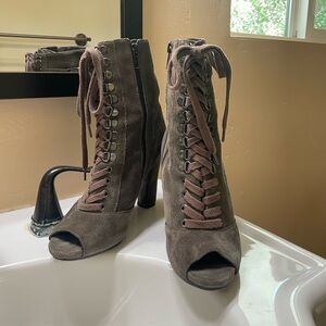Sam Edelman taupe suede peep toe booties like new